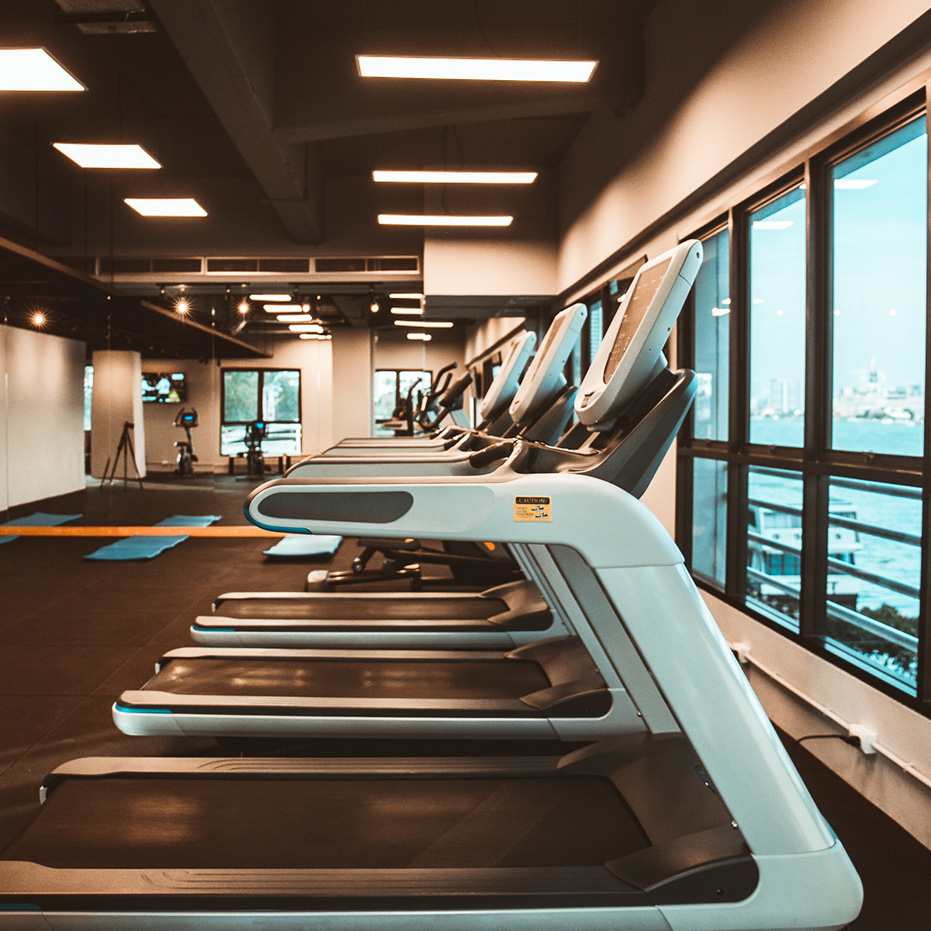Fitness & Outdoor Swimming pool